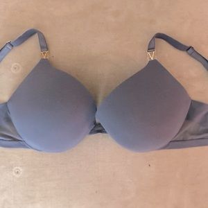 Very sexy Uplift Plunge push-up bra by Victoria Secret - Size 36DD